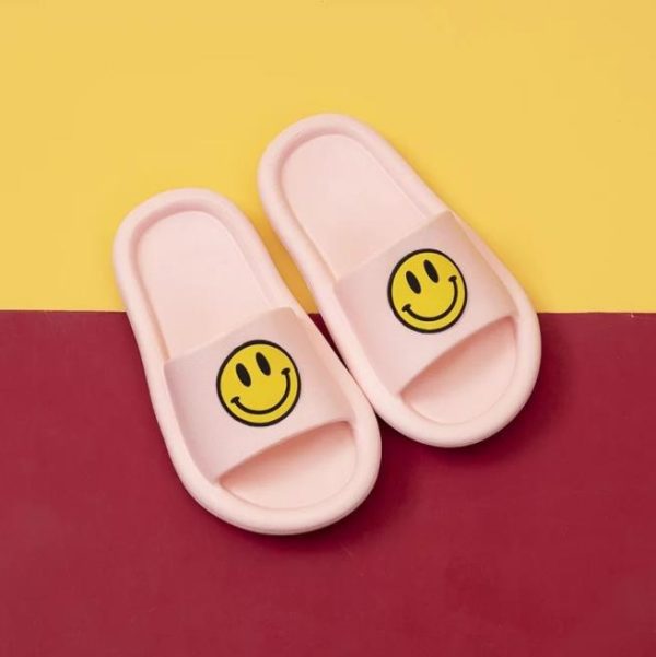 Smiley print kids slides (1)