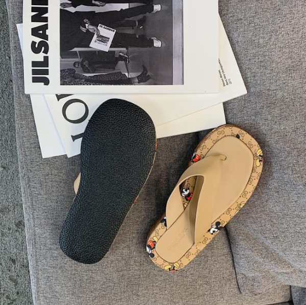 Flat bottom wild beach flip flops (4)
