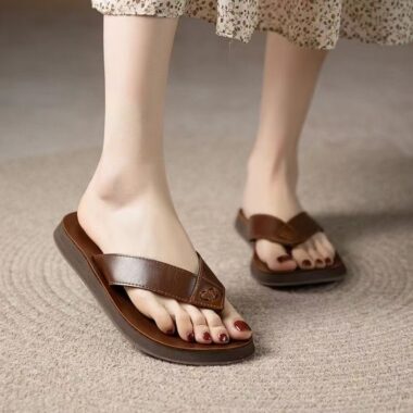 Anti-slip fashion women’s leather flip flops for summer