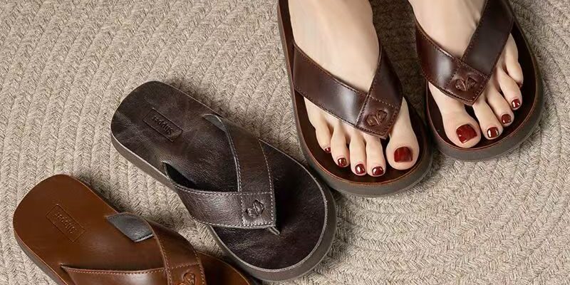 Anti-slip fashion women’s leather flip flops for summer