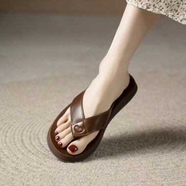 Anti-slip fashion women’s leather flip flops for summer
