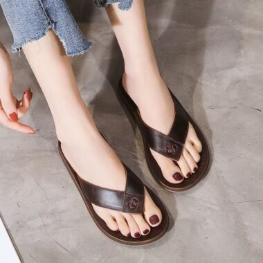 Anti-slip fashion women’s leather flip flops for summer