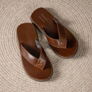 Anti-slip fashion women’s leather flip flops for summer