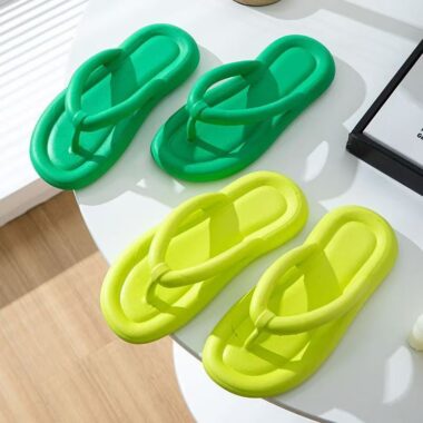 Custom anti-slip outdoor women EVA flip flops manufacturer