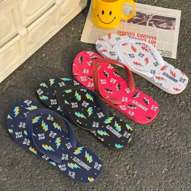 custom cartoon anti-slip men rubber flip flops manufacturer