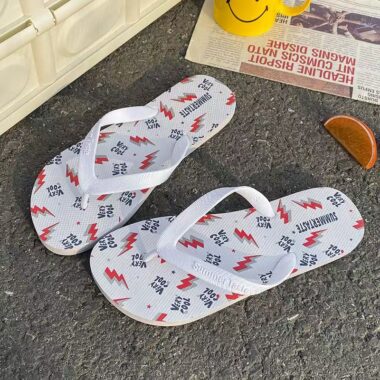 custom cartoon anti-slip men rubber flip flops manufacturer