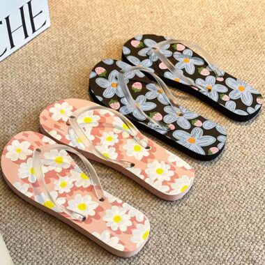 Custom casual versatile women PVC flip flops supplier
