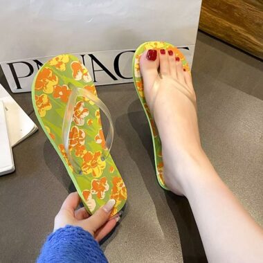 Custom casual versatile women PVC flip flops supplier