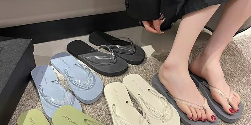 custom cute versatile women rubber flip flops supplier