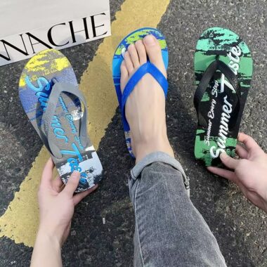 custom stylish non-slip men rubber flip flops supplier