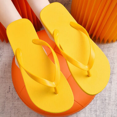 custom elegant beach women PVC flip flops factory