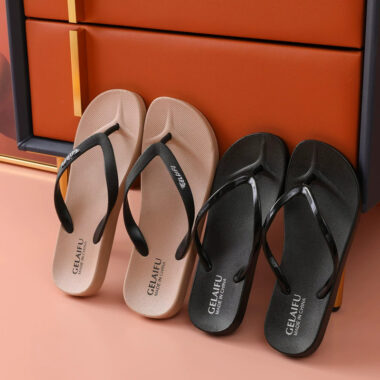 custom stylish couple men women PVC flip flops supplier