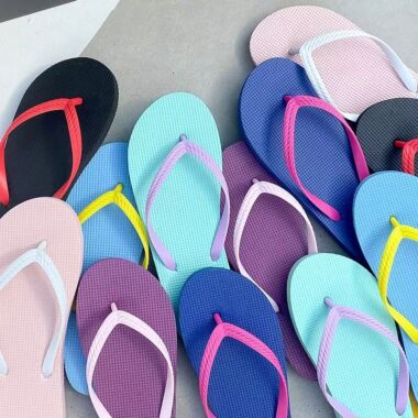 Custom summer fashion women PVC flip flops factory