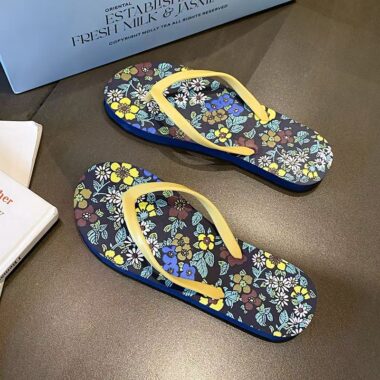Custom summer fashion women PVC flip flops wholesale