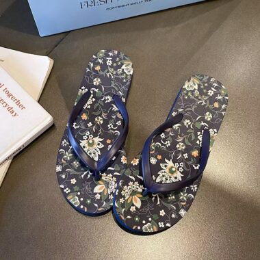 Custom summer fashion women PVC flip flops wholesale