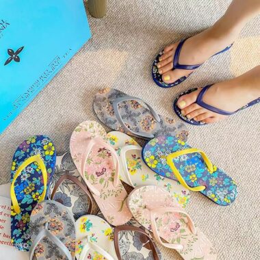 Custom summer fashion women PVC flip flops wholesale