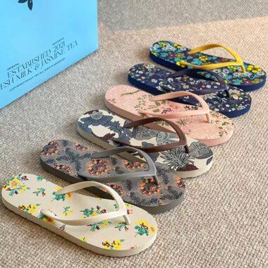 Custom summer fashion women PVC flip flops wholesale