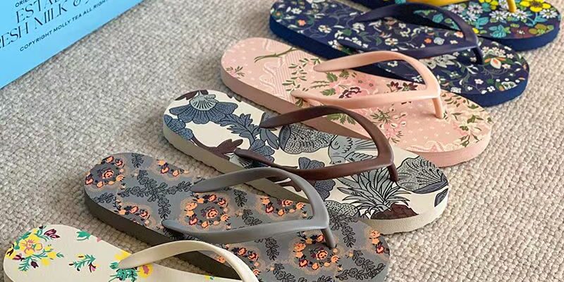 Custom summer fashion women PVC flip flops wholesale