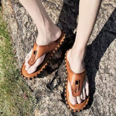 Durable non-slip men’s leather flip flops for summer