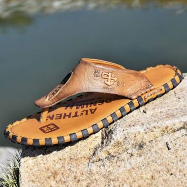 Durable non-slip men’s leather flip flops for summer