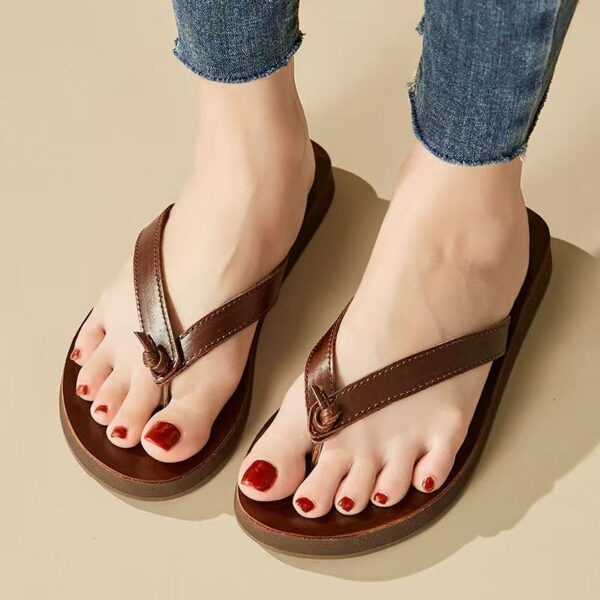 New Fashion Casual Women’s Leather Flip Flops (2) New fashion casual women’s leather flip flops
