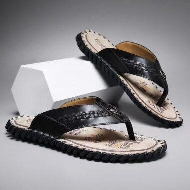 Outdoor casual men’s leather flip flops for summer