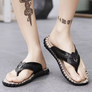 Outdoor casual men’s leather flip flops for summer