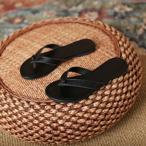 Trendy flat women’s leather flip flops for summer