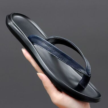 Trendy outdoor men’s leather flip flops