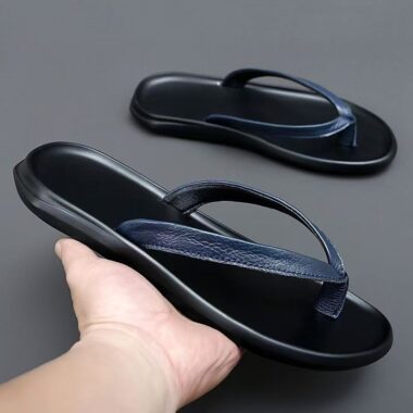 Trendy outdoor men’s leather flip flops