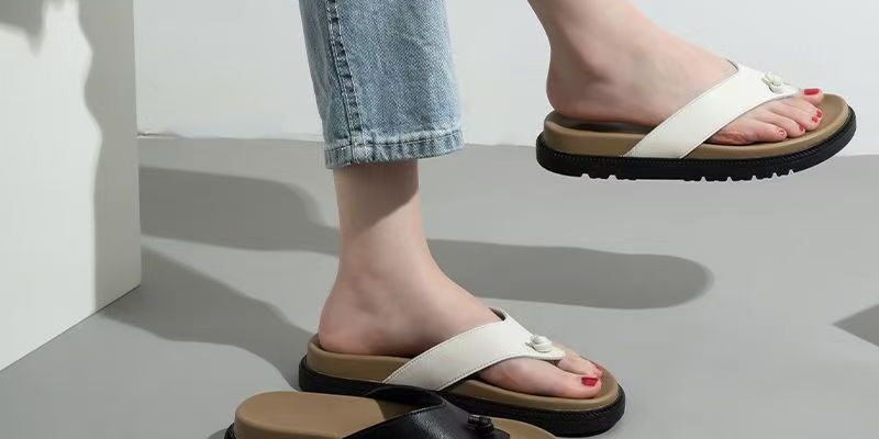 Custom Stylish Outdoor Women Leather Flip Flops