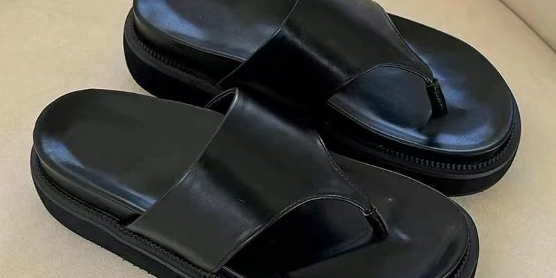 Lightweight Platform Women Leather Flip Flops with Thick Sole