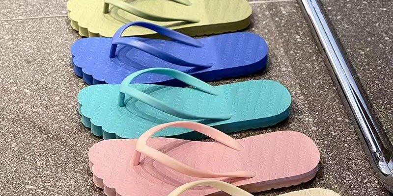 Custom Solid Color Anti-Slip Women Rubber Flip Flops
